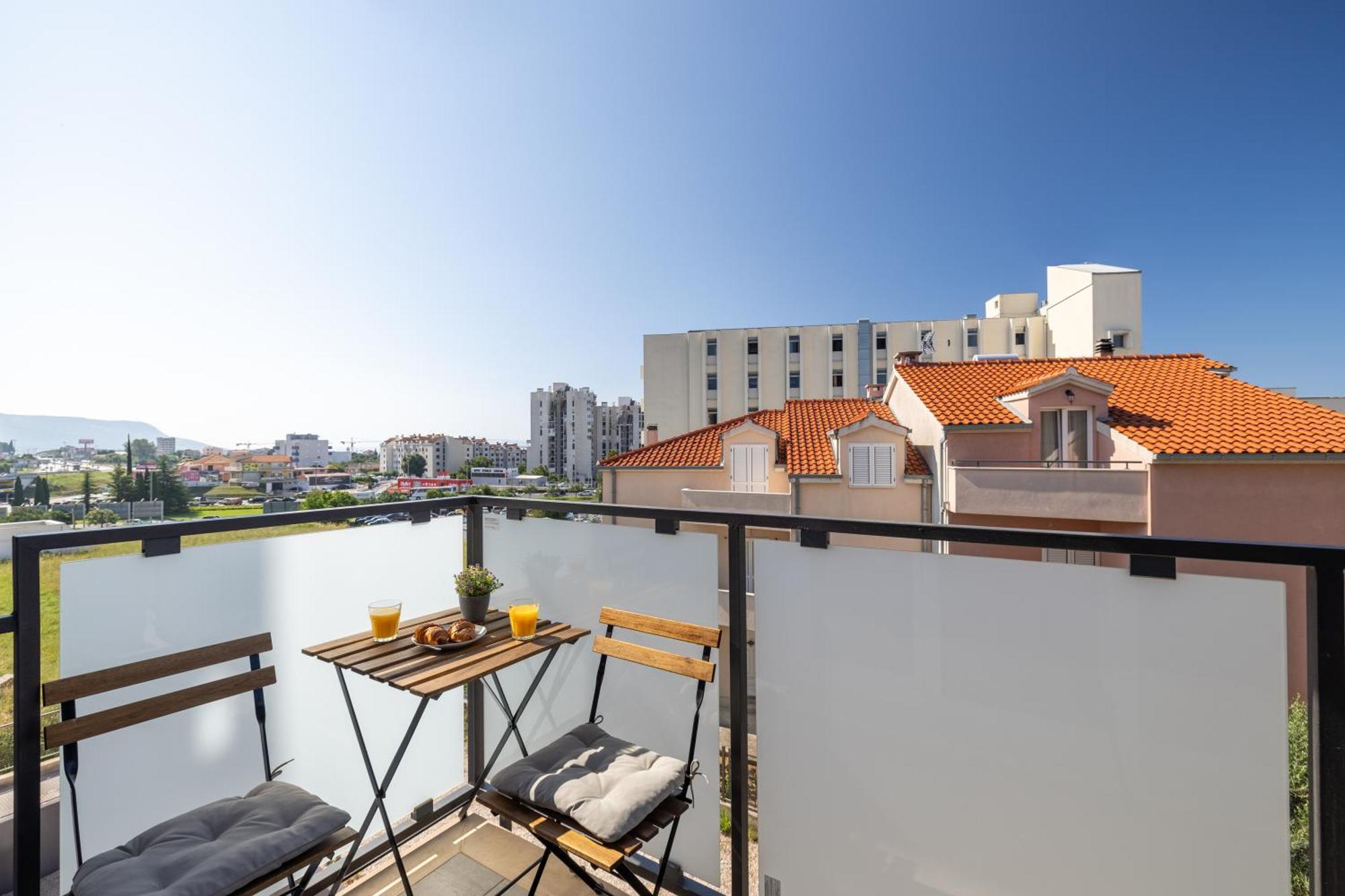 Cosy Apartment Terrano -Free Private Parking สปลิท ภายนอก รูปภาพ